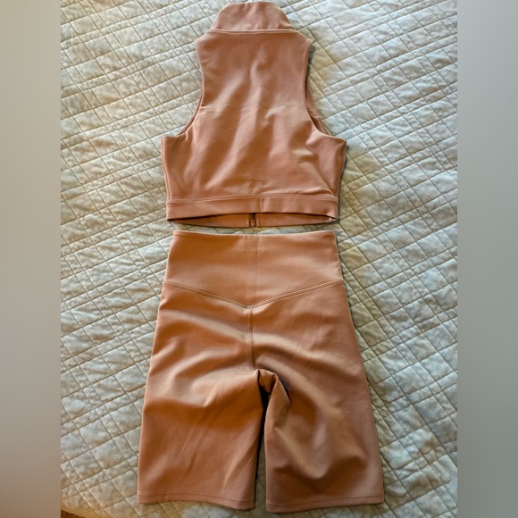 Girlfriend Collective eco active 2pc float set, sand/nude/tan/khaki, size small - Picture 2 of 5